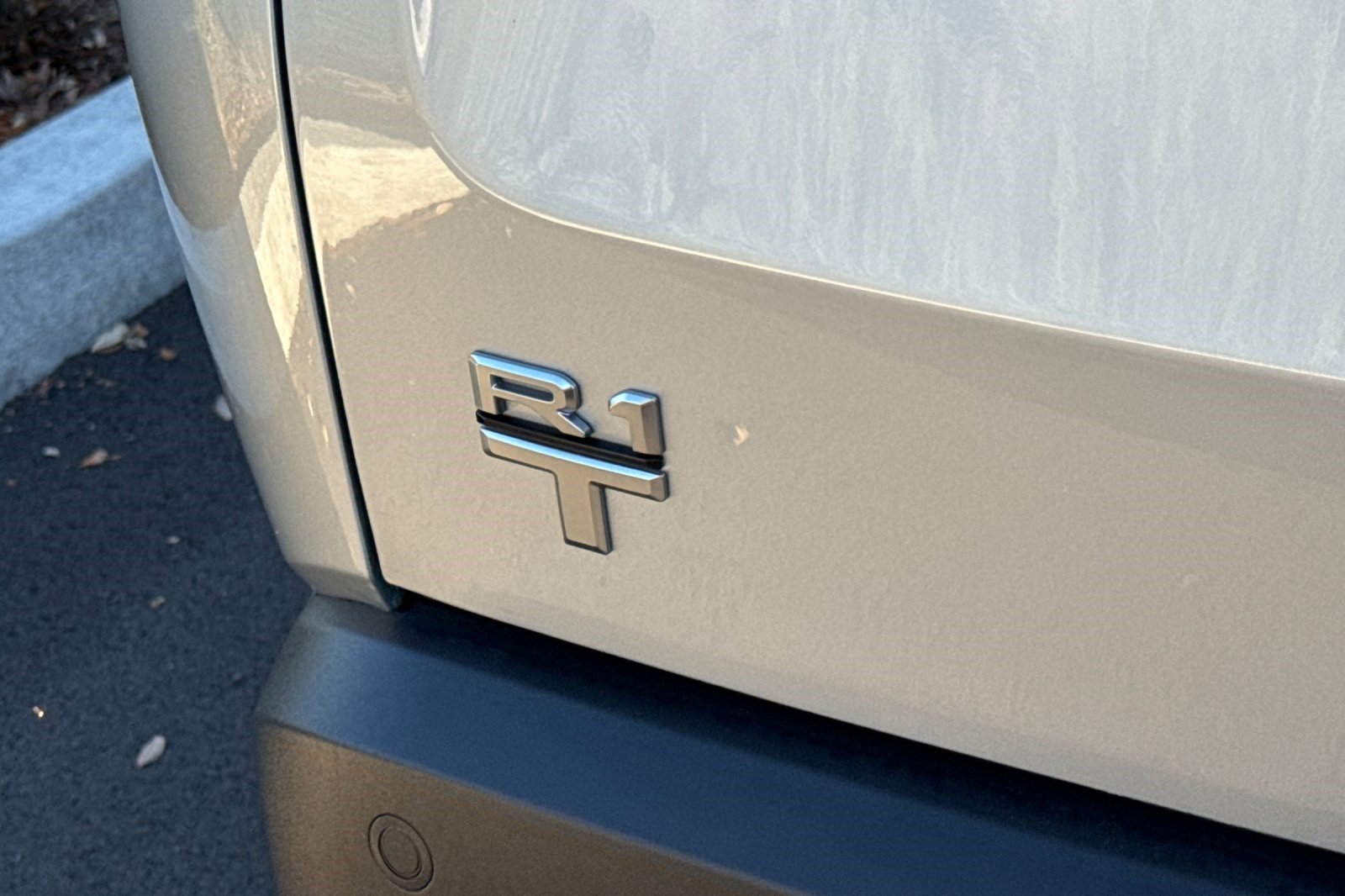 Used 2025 Rivian R1T Adventure image 35