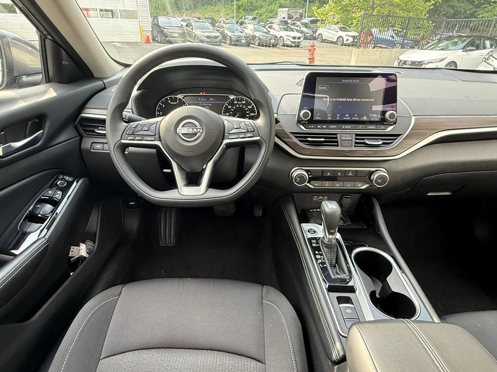 Used 2023 Nissan Altima 2.5 SV AWD/4WD image 11