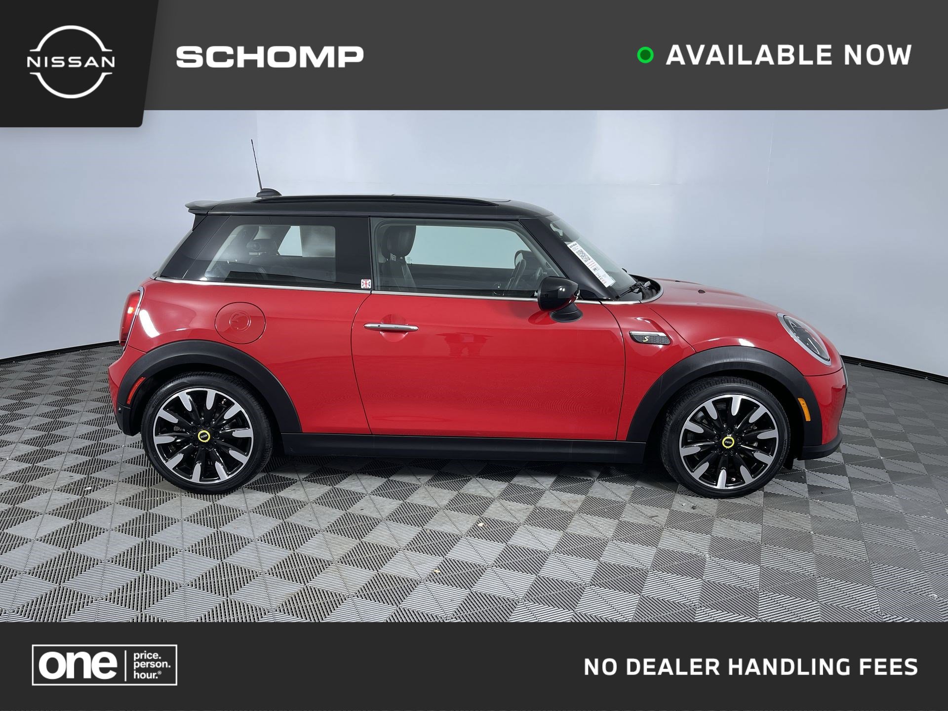 Used 2022 MINI Cooper SE image 1