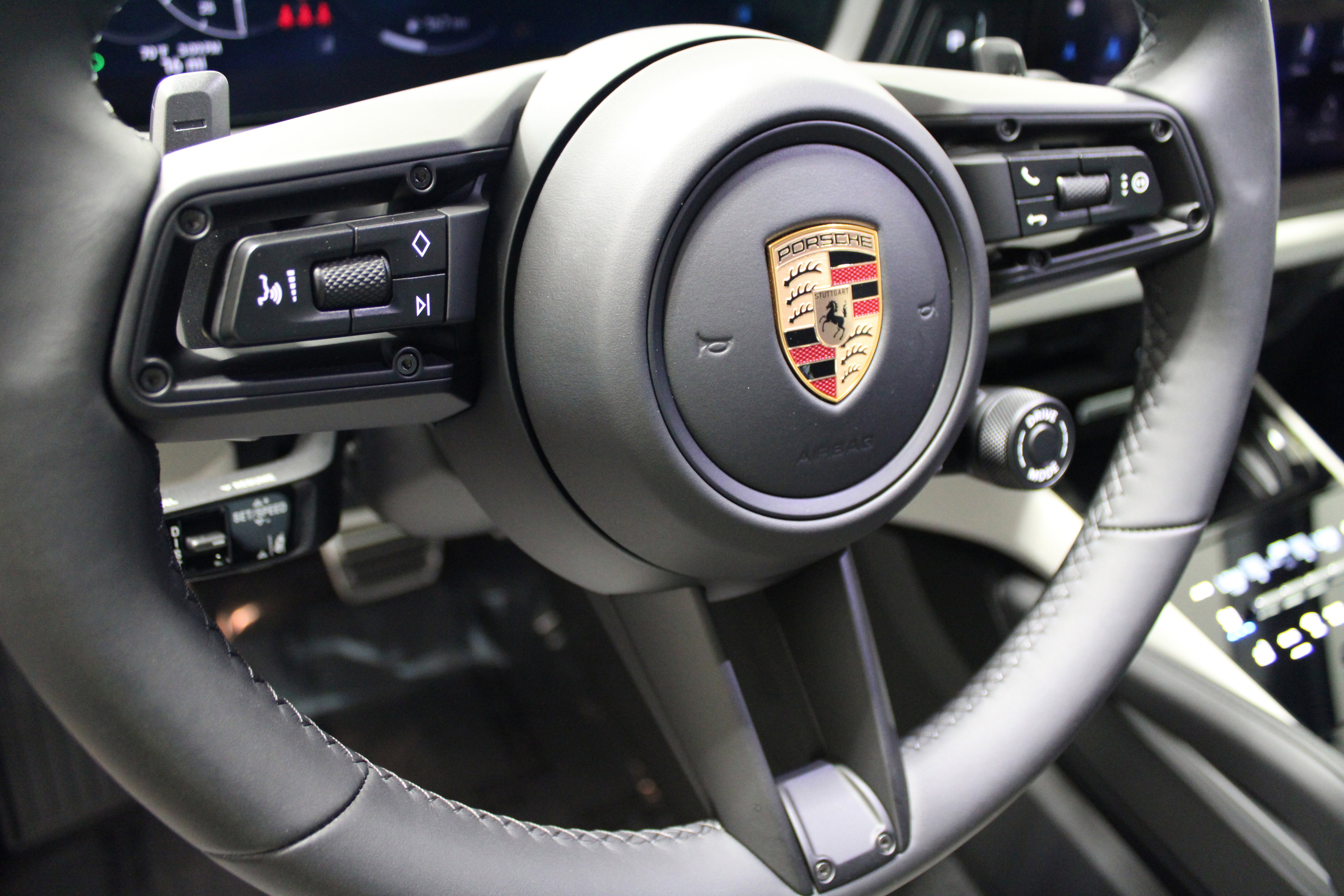 New 2026 Porsche Cayenne GTS image 23