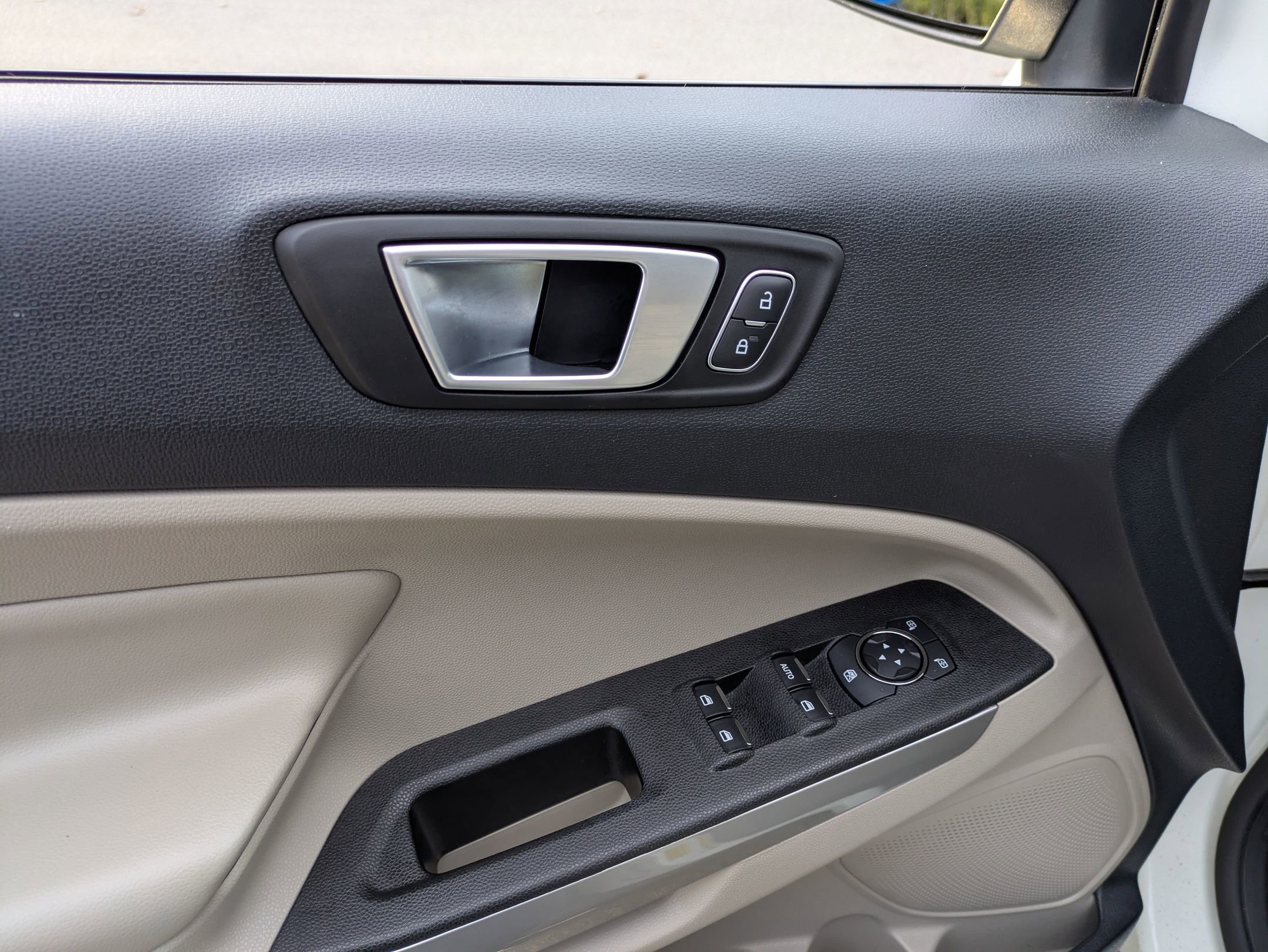 Used 2021 Ford EcoSport Titanium image 16