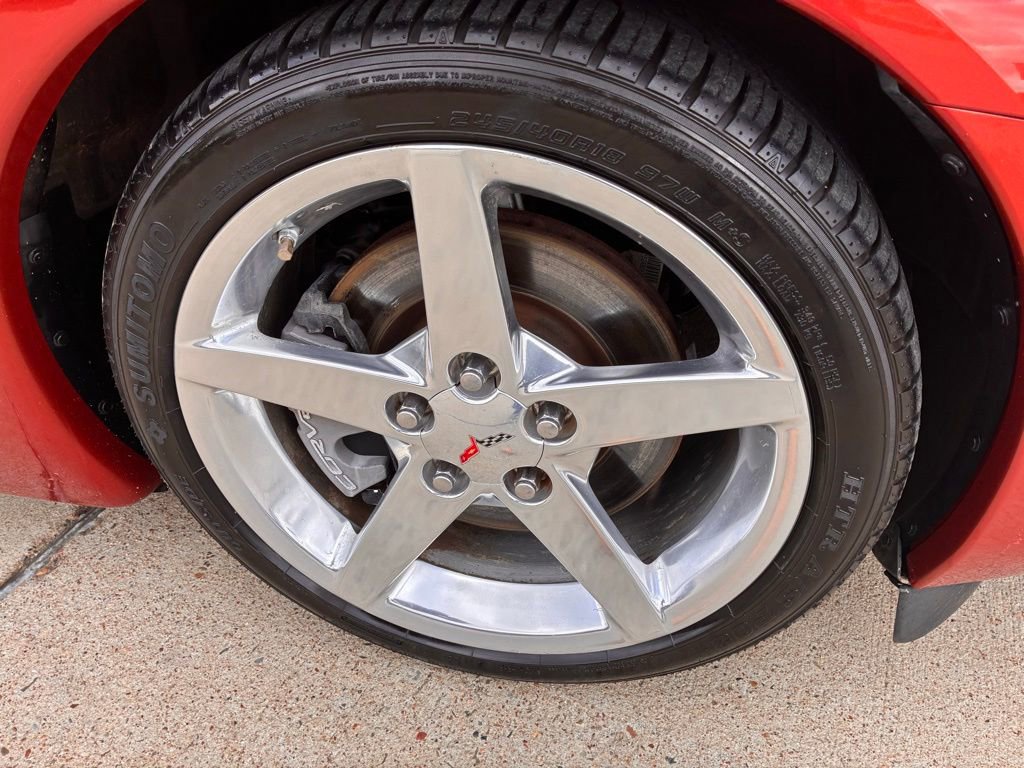 Used 2005 Chevrolet Corvette Coupe w/ Preferred Equipment Group RWD image 3