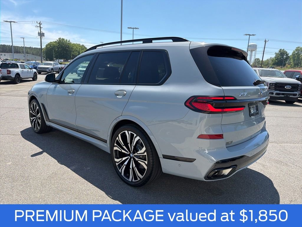Used 2025 BMW X7 xDrive40i w/ M Sport Package image 6
