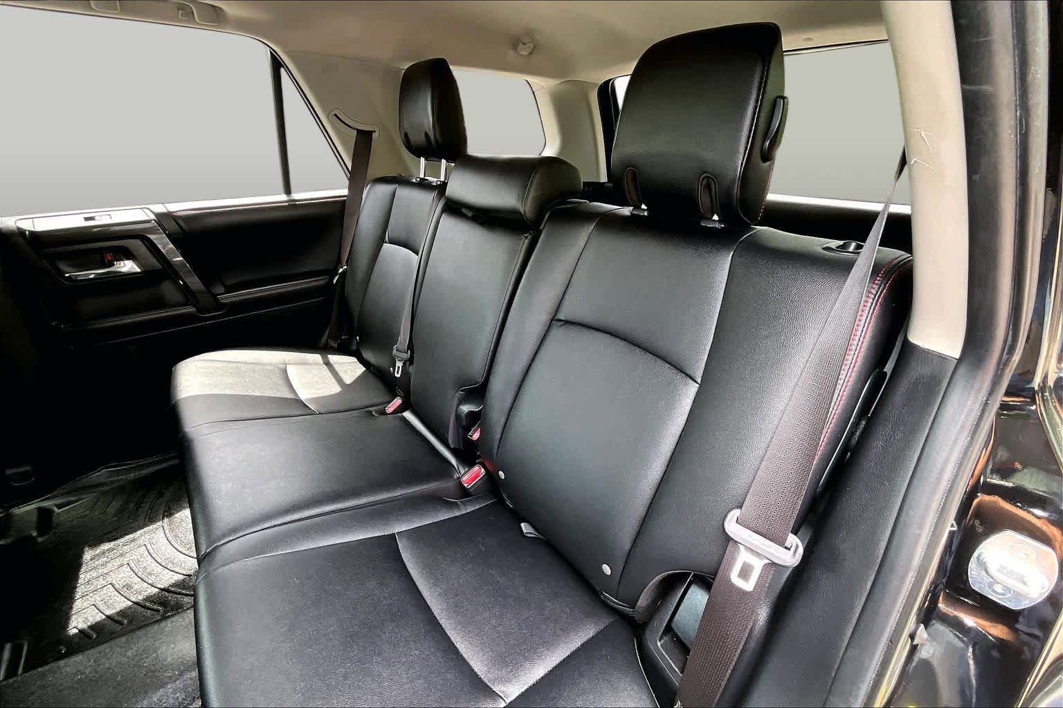 Used 2018 Toyota 4Runner TRD Off-Road Premium AWD/4WD image 20