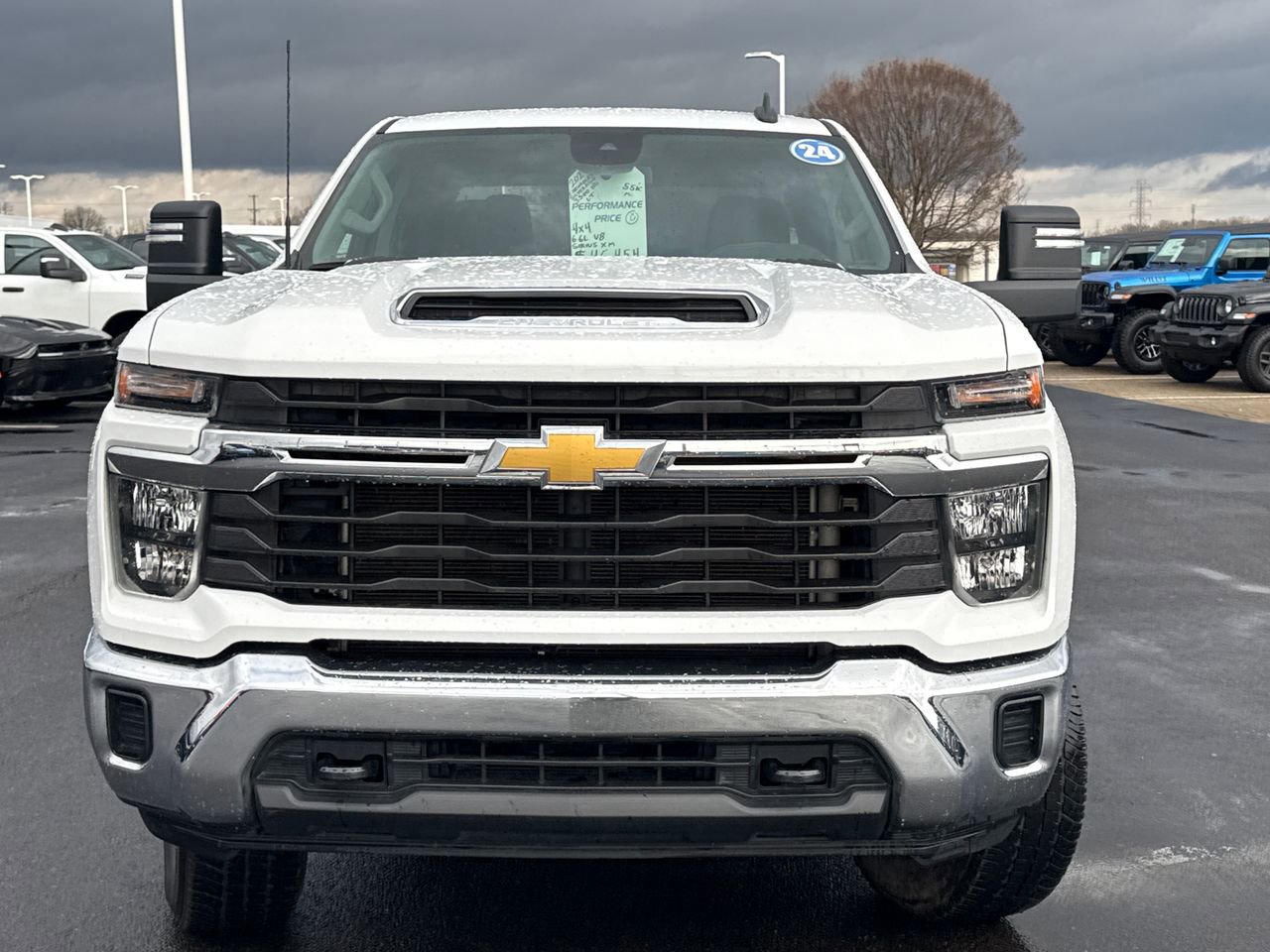 Used 2024 Chevrolet Silverado 3500 LT image 8