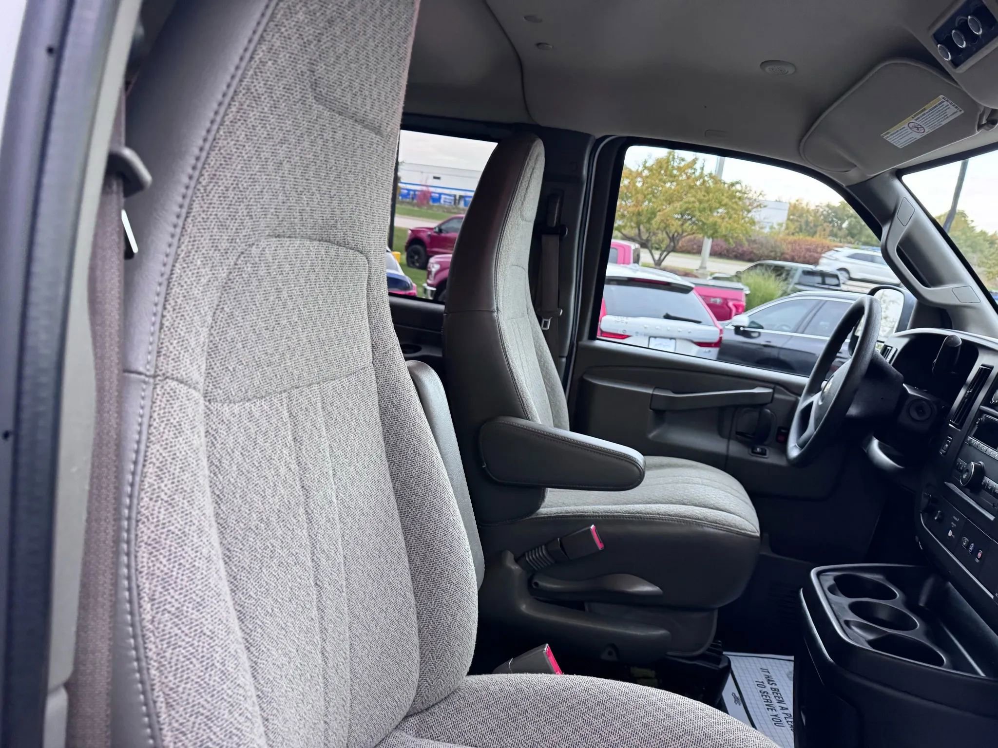 Used 2022 Chevrolet Express 3500 LS RWD image 12