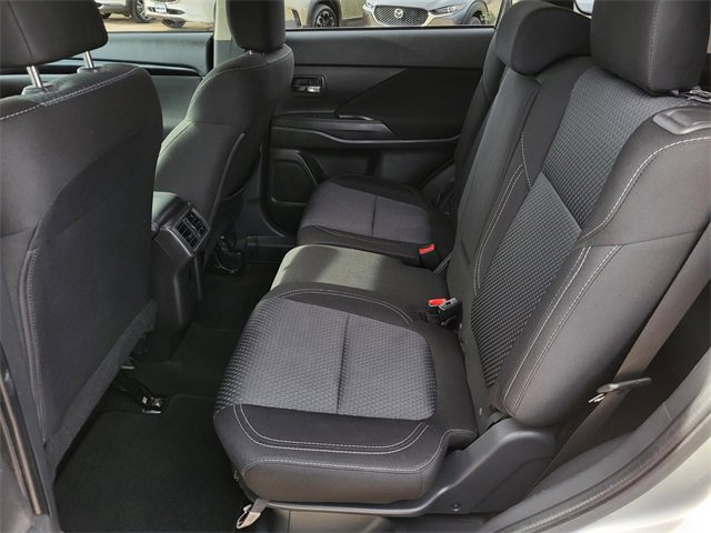 Used 2020 Mitsubishi Outlander ES image 11