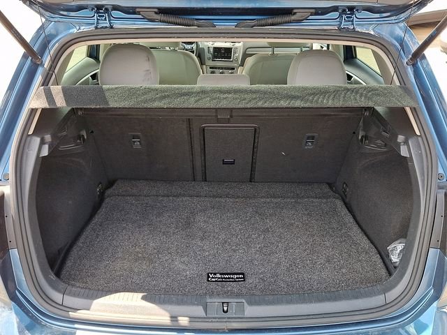 Used 2017 Volkswagen Golf S image 21