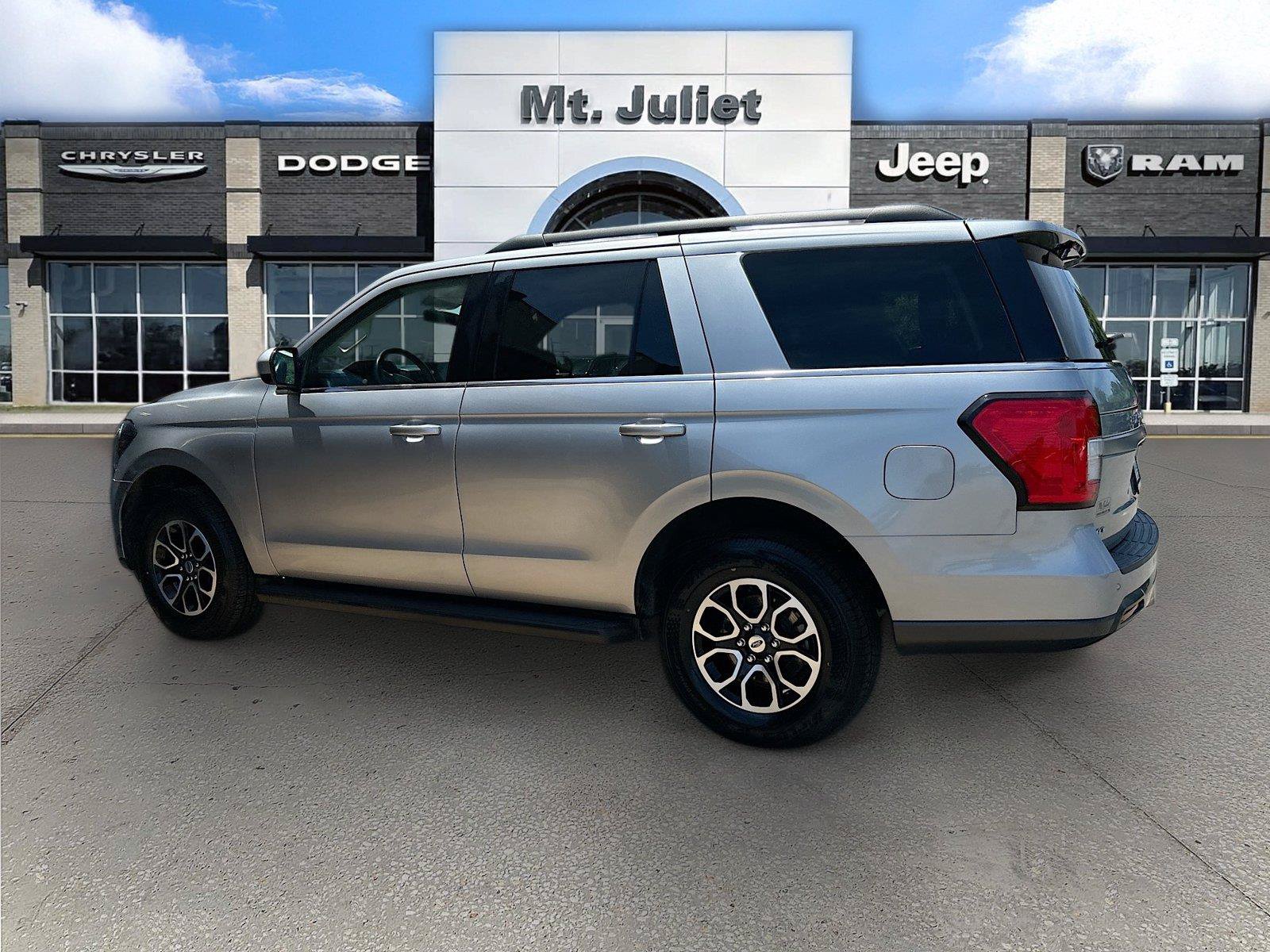 Used 2024 Ford Expedition XLT AWD/4WD image 6