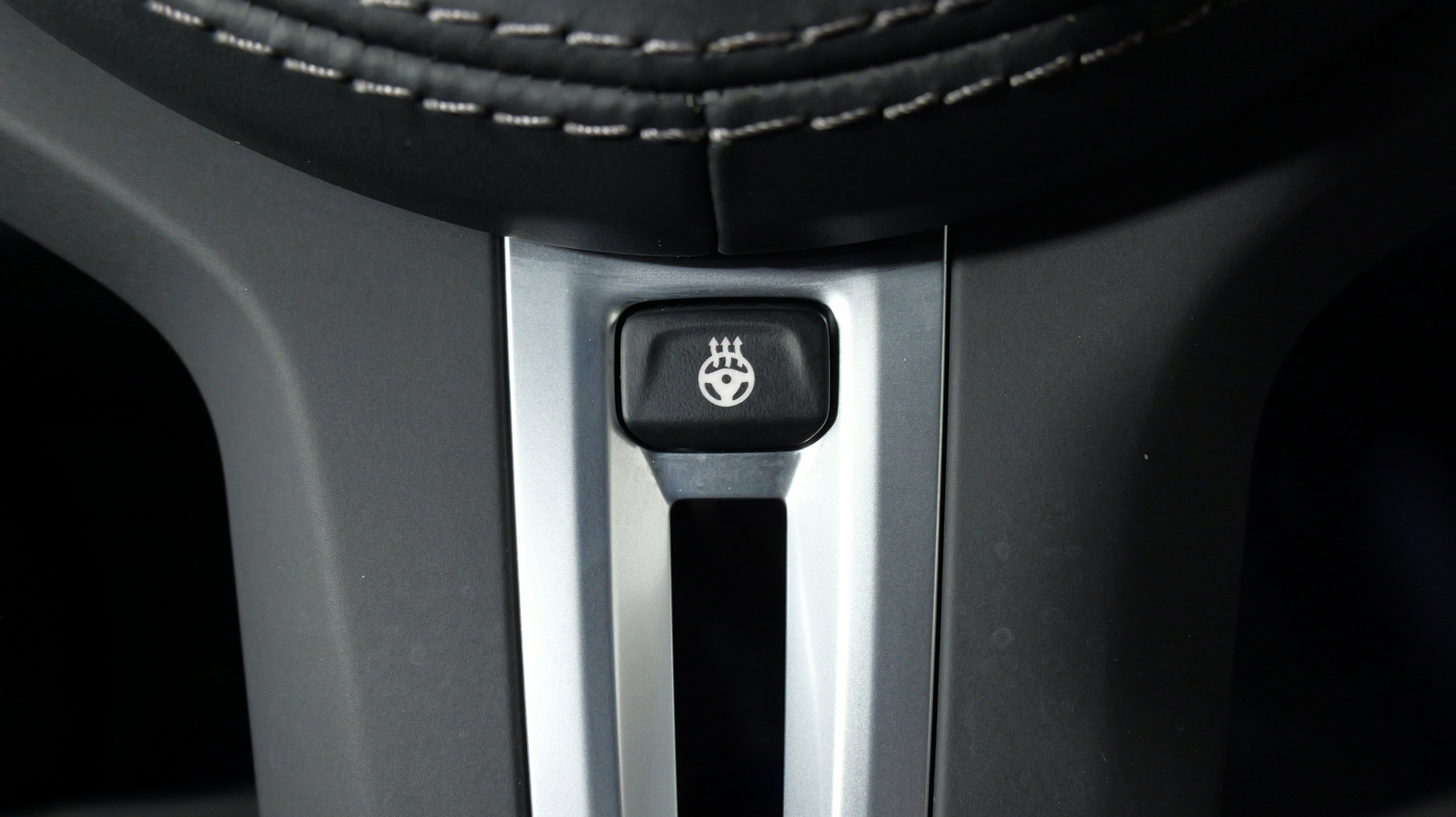 Used 2023 BMW M850i xDrive Coupe w/ Driving Assistance Package image 38