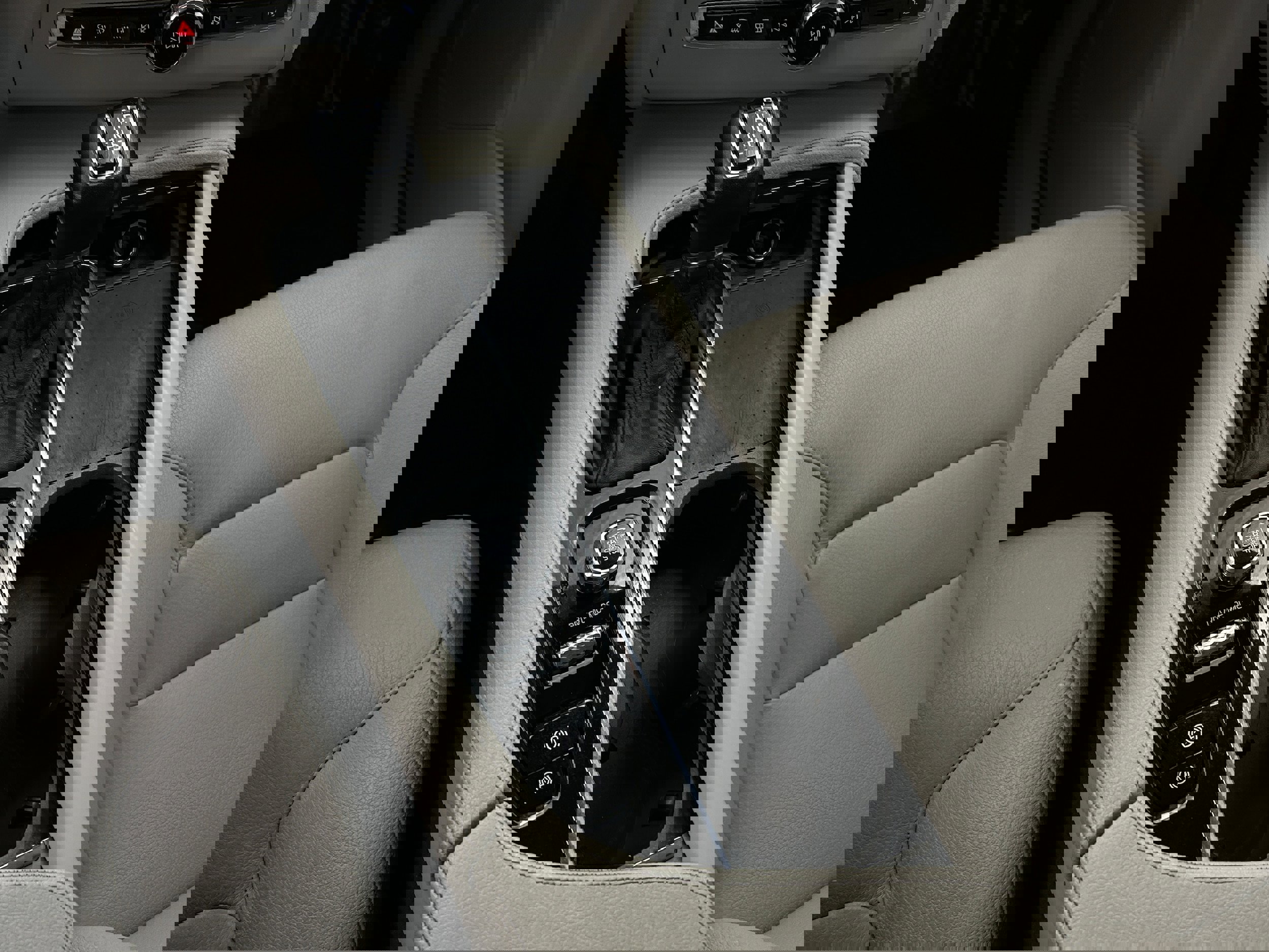 Used 2021 Volvo XC90 T5 Momentum w/ Advanced Package image 10