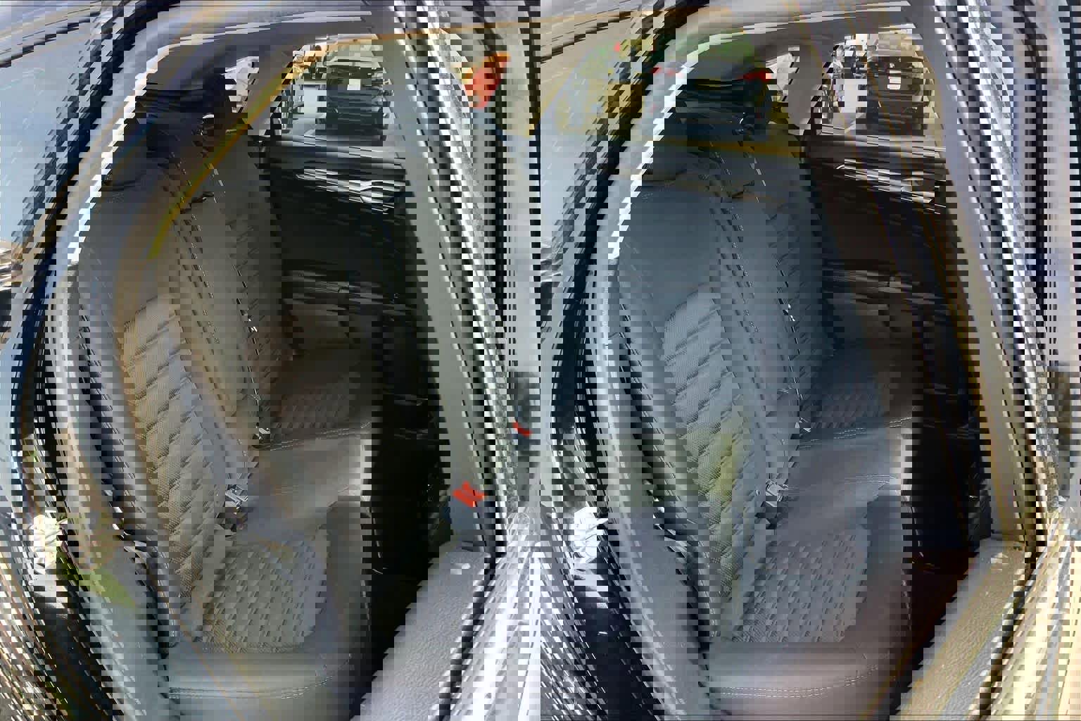 Used 2018 Ford Fusion SE w/ Fusion SE Technology Package image 18