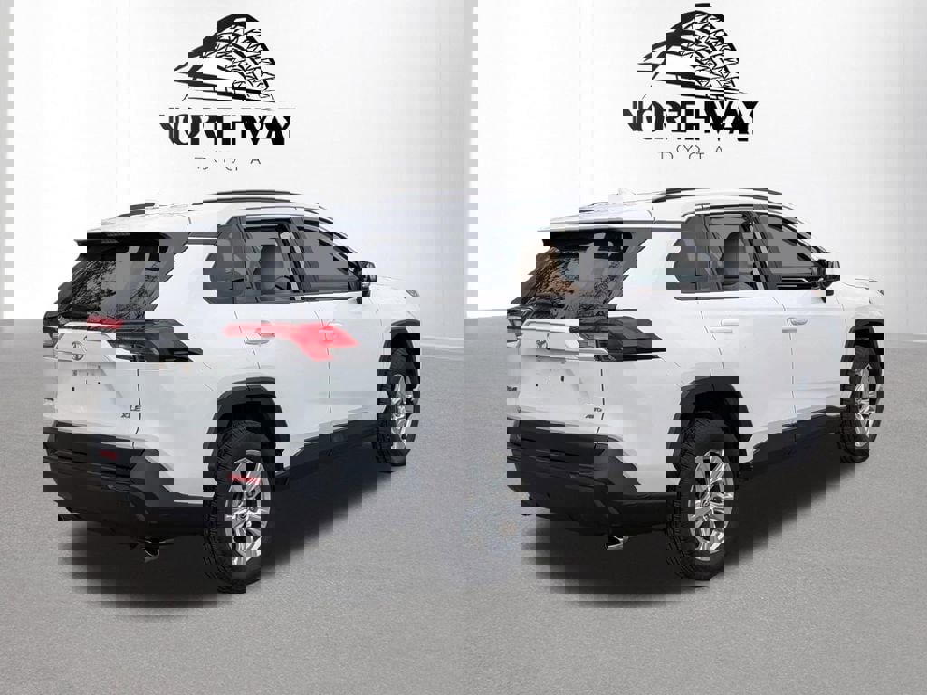 Used 2019 Toyota RAV4 XLE w/ Convenience Package AWD/4WD image 4