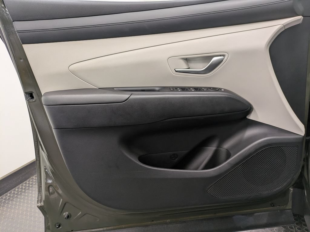 Certified 2025 Hyundai Tucson SE AWD/4WD image 8