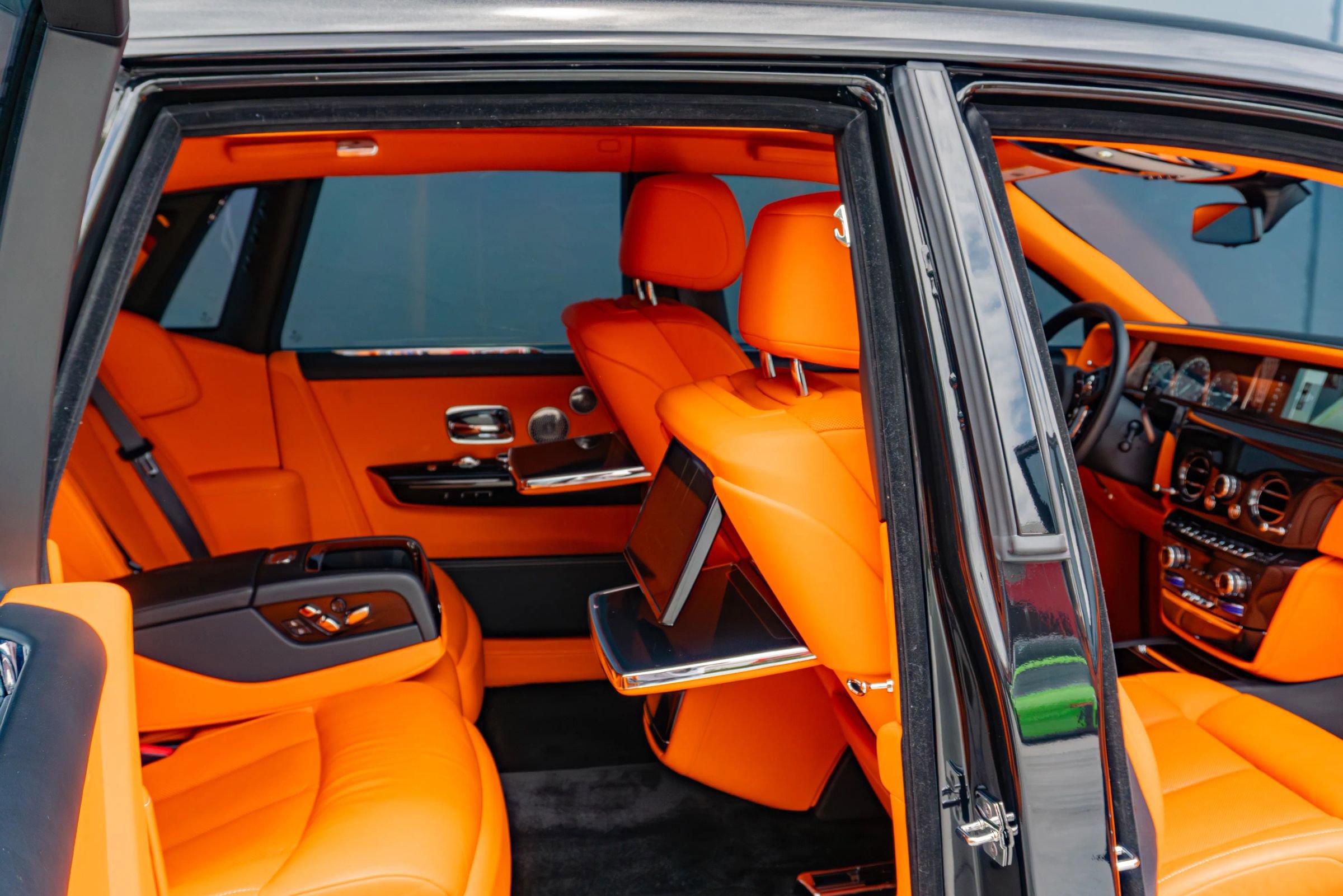 Used 2018 Rolls-Royce Phantom Sedan RWD image 61