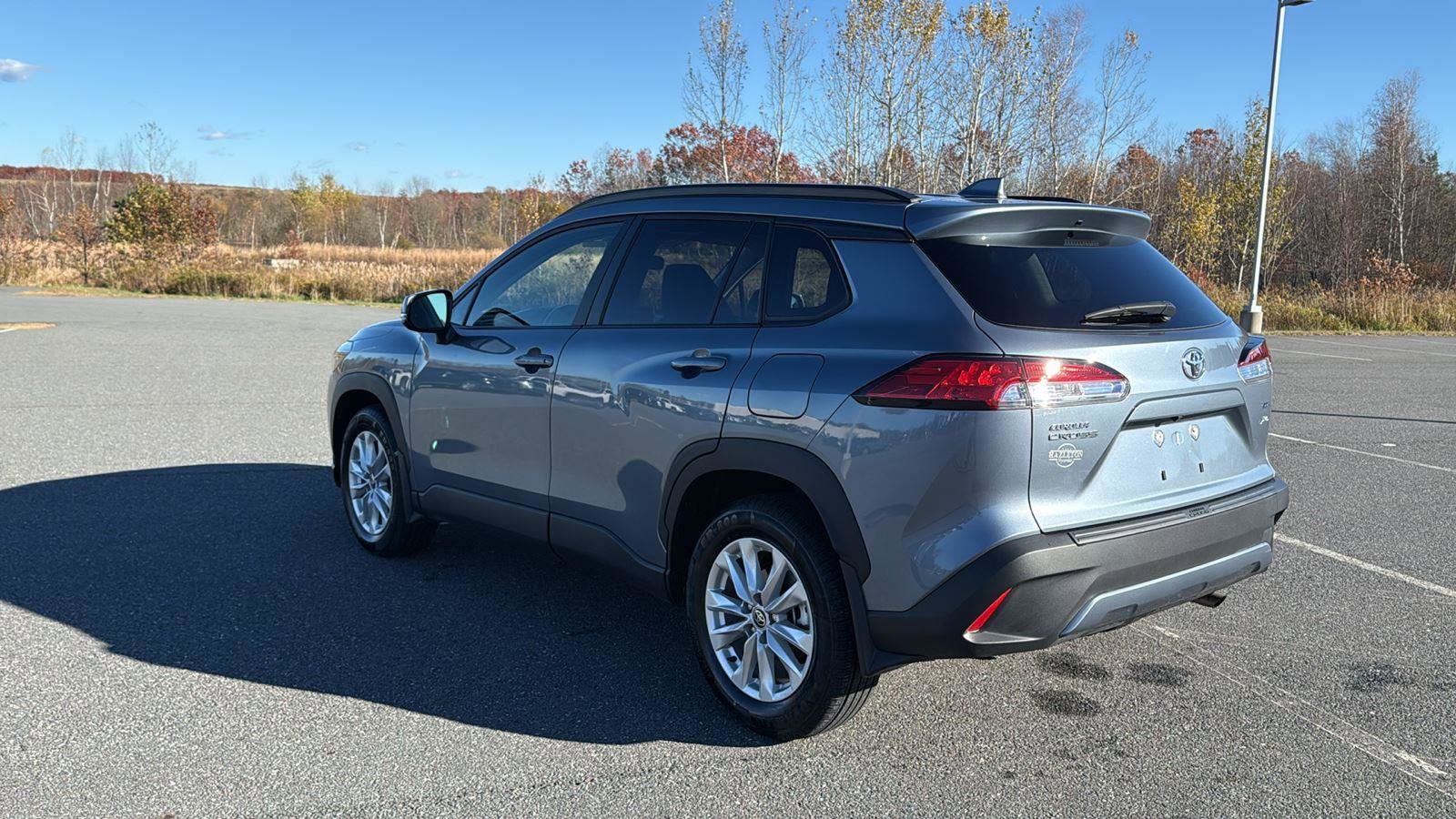 Used 2023 Toyota Corolla Cross LE image 9