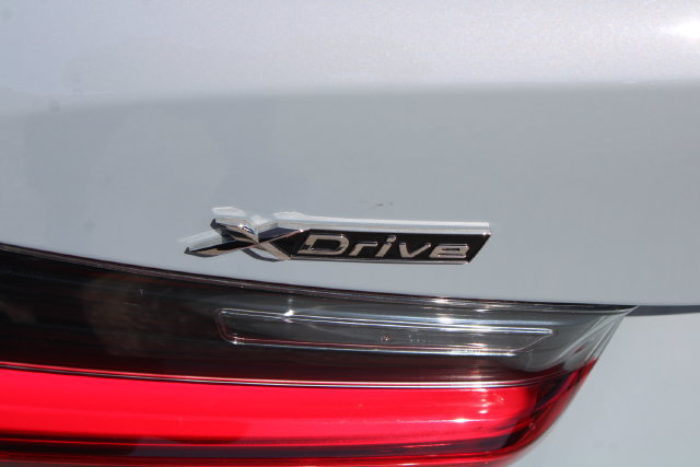 Used 2026 BMW 330i xDrive Sedan AWD/4WD image 9