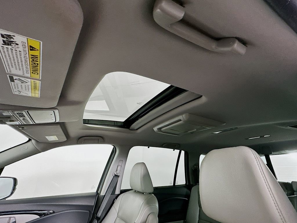 Used 2018 Honda Pilot Touring image 23