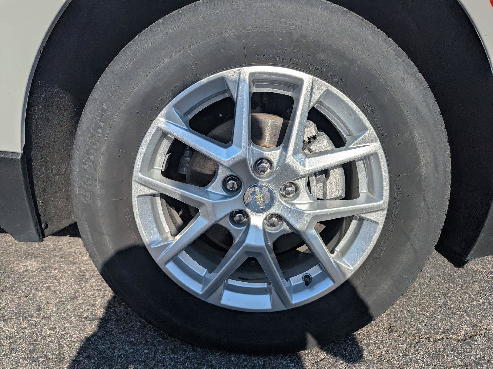 Used 2023 Chevrolet Equinox LT AWD/4WD image 10