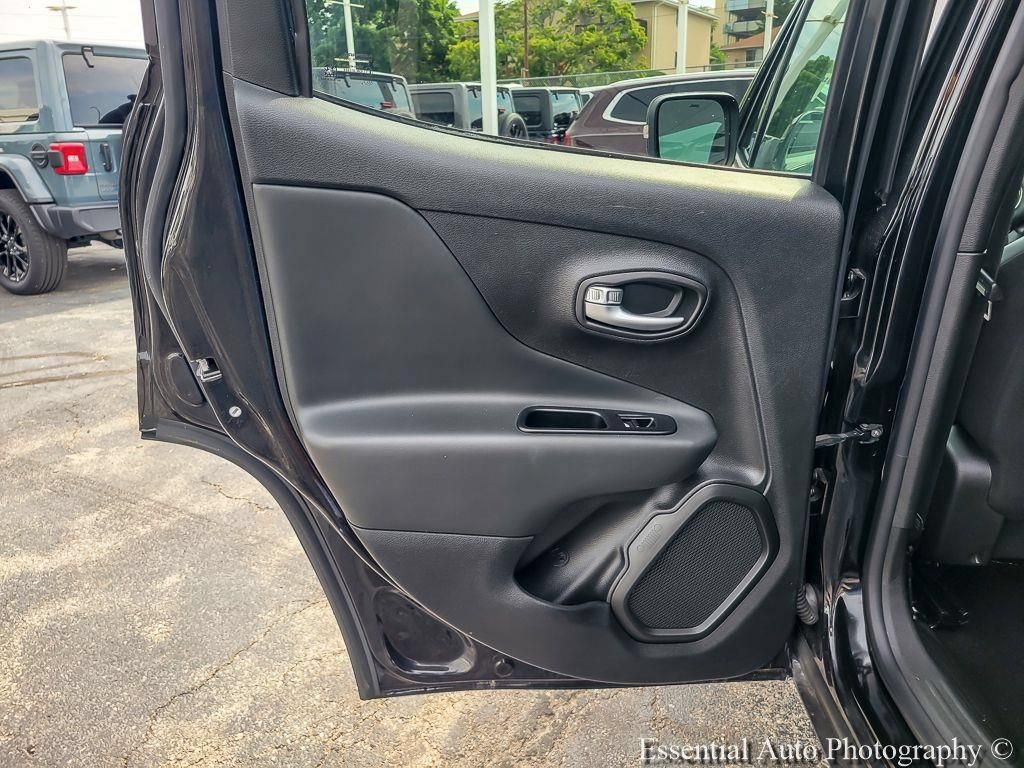 Certified 2020 Jeep Renegade Altitude FWD image 19