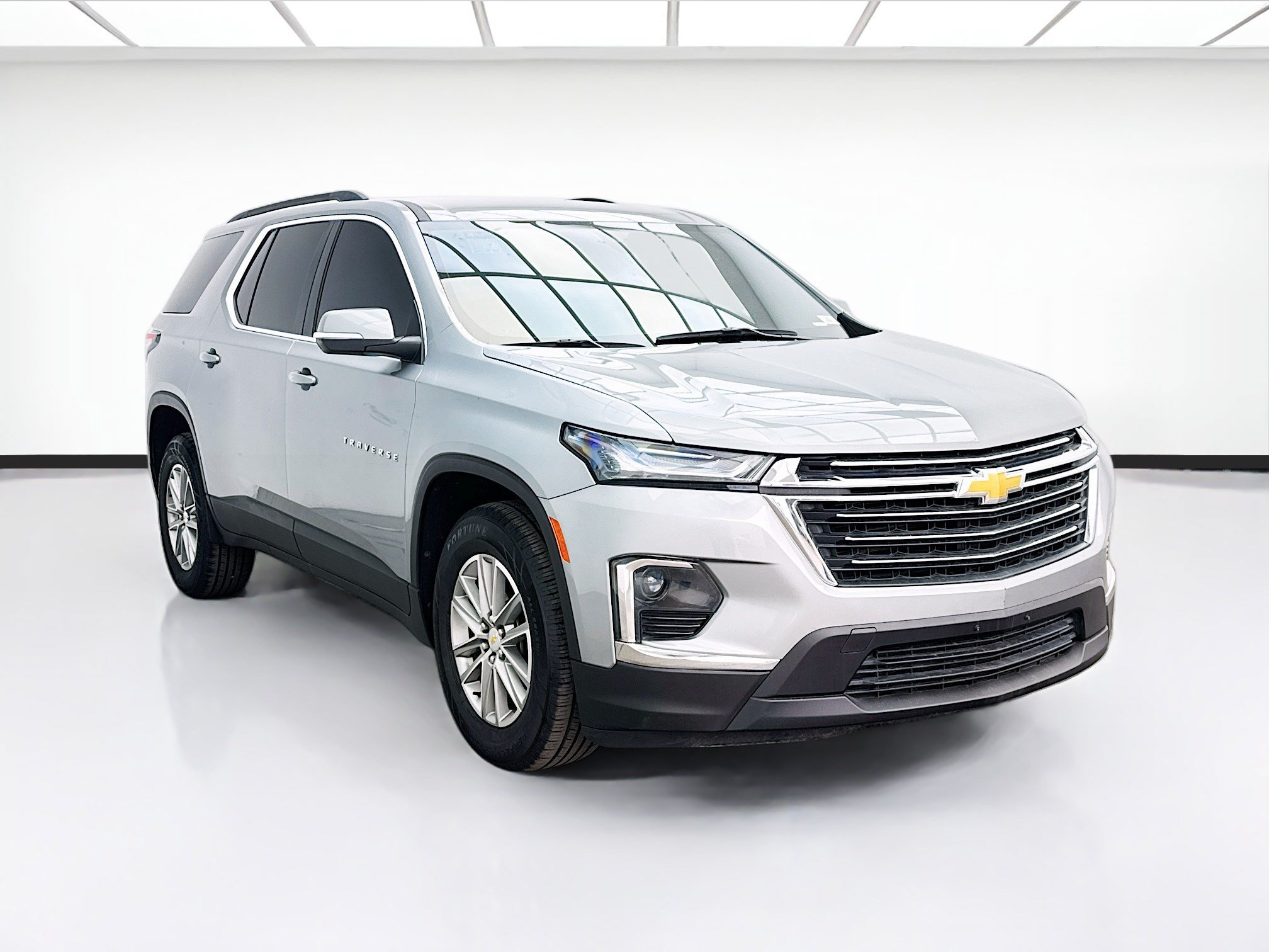 Used 2023 Chevrolet Traverse LT AWD/4WD image 3