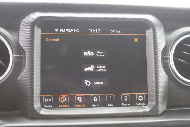 Used 2022 Jeep Wrangler Unlimited Sahara AWD/4WD image 22