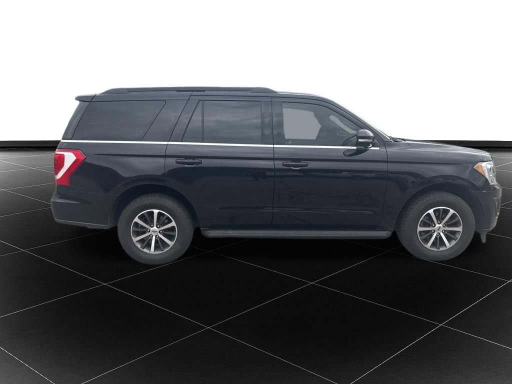 Used 2019 Ford Expedition XLT w/ Equipment Group 201A AWD/4WD image 2