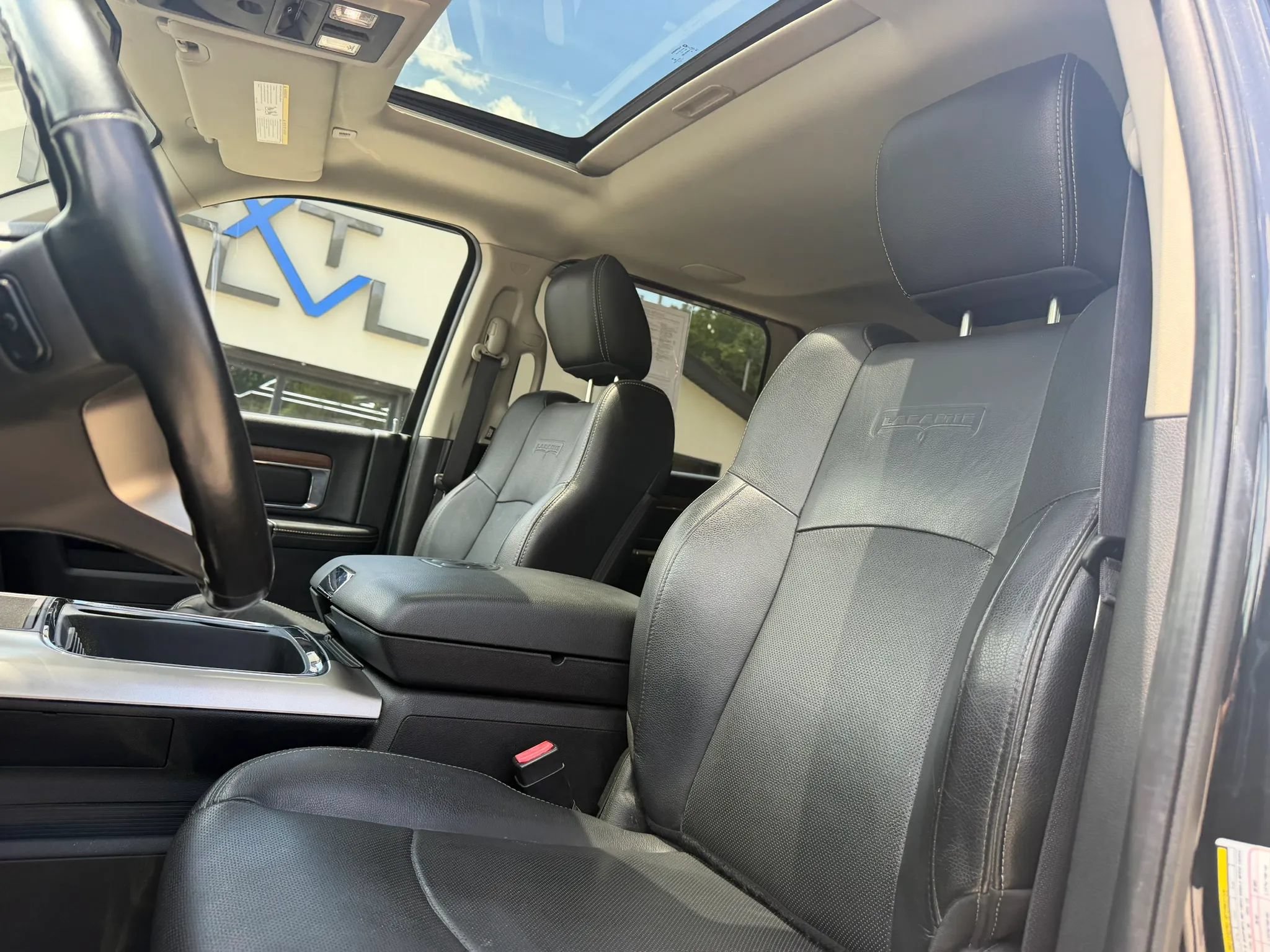 Used 2017 RAM 2500 Laramie w/ Snow Chief Group AWD/4WD image 15
