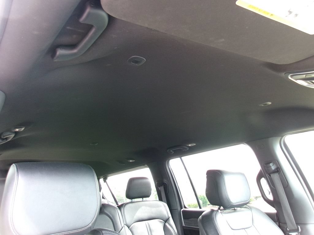 Certified 2024 Jeep Wagoneer L Series II w/ Flexible Seating Group AWD/4WD image 22