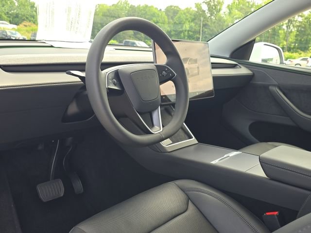 Used 2026 Tesla Model Y 2WD image 29