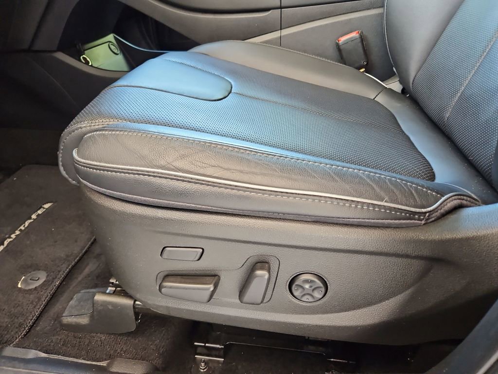 Used 2023 Hyundai Santa Fe Limited w/ Cargo Package image 26