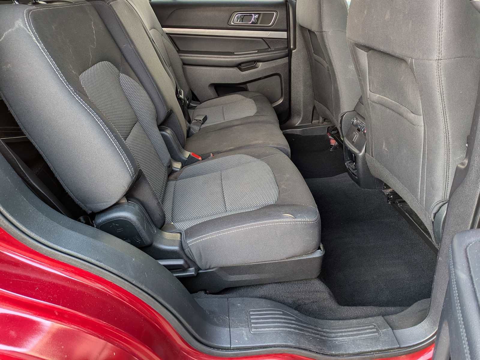 Used 2019 Ford Explorer XLT image 19