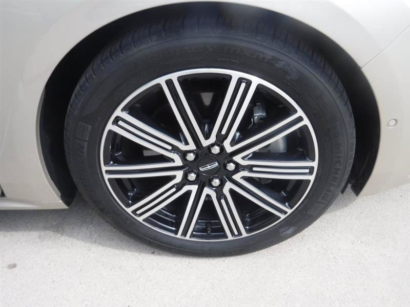 Used 2017 Lincoln Continental Reserve w/ Technology Package FWD image 15