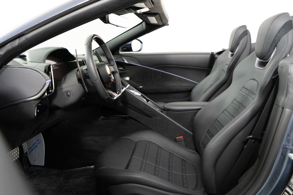 Certified 2024 Ferrari Roma Spider image 5