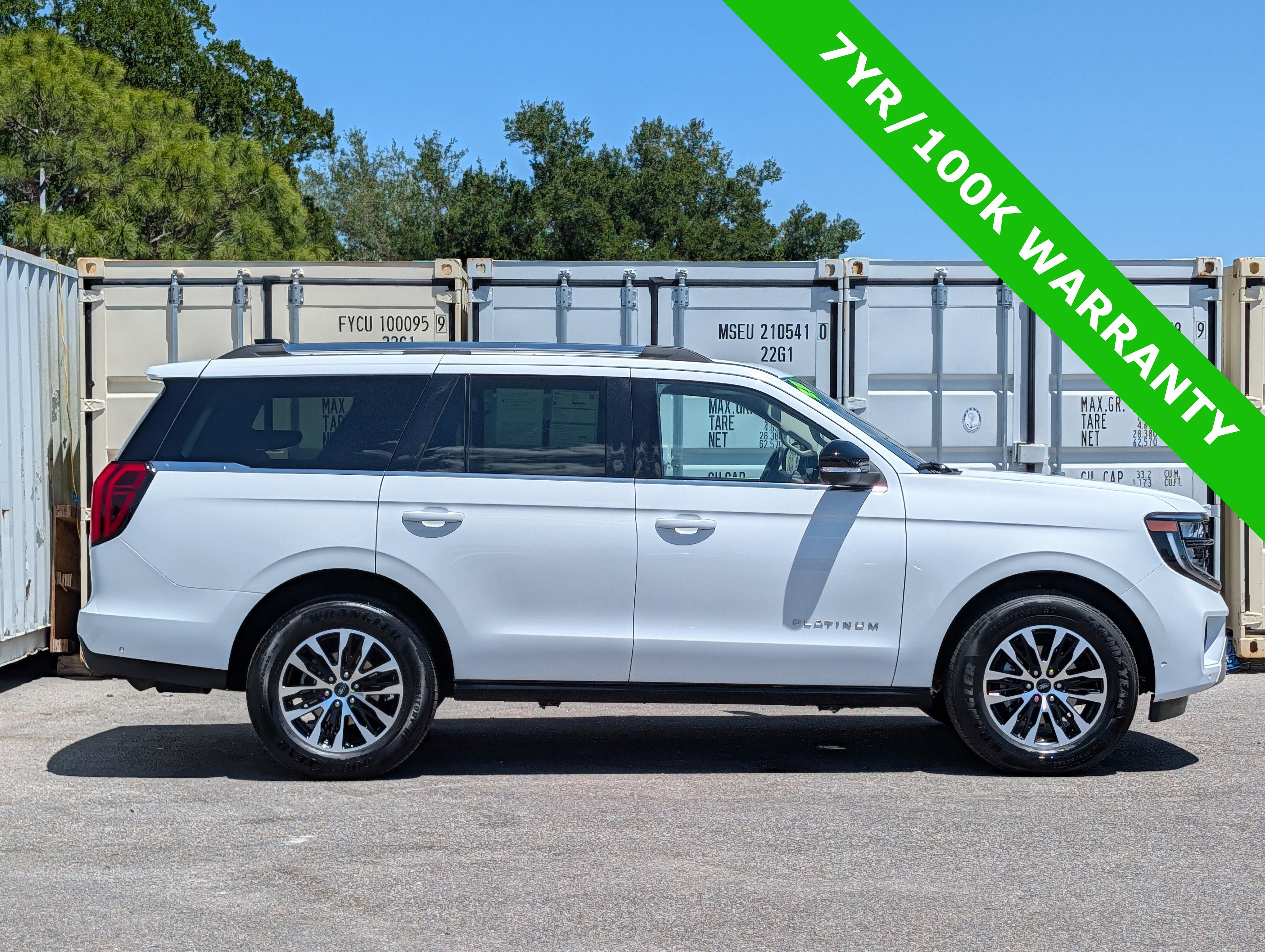Used 2025 Ford Expedition Platinum AWD/4WD image 3