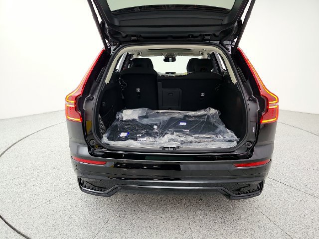New 2026 Volvo XC60 T8 Plus w/ Climate Package AWD/4WD image 19