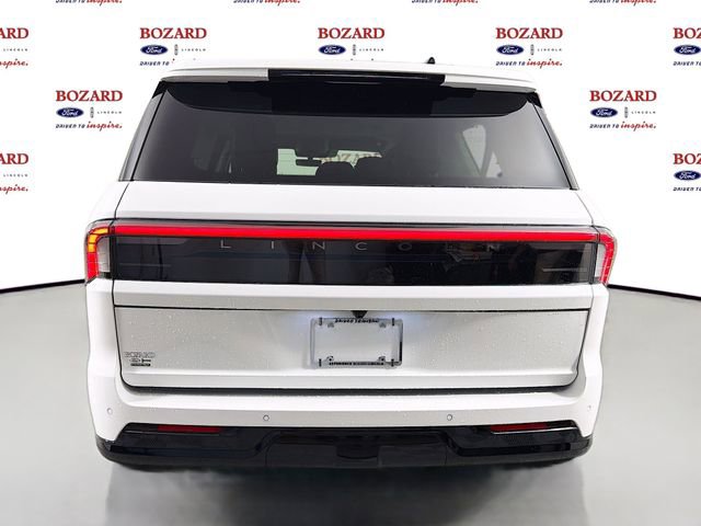 New 2026 Lincoln Navigator L Premier AWD/4WD image 7