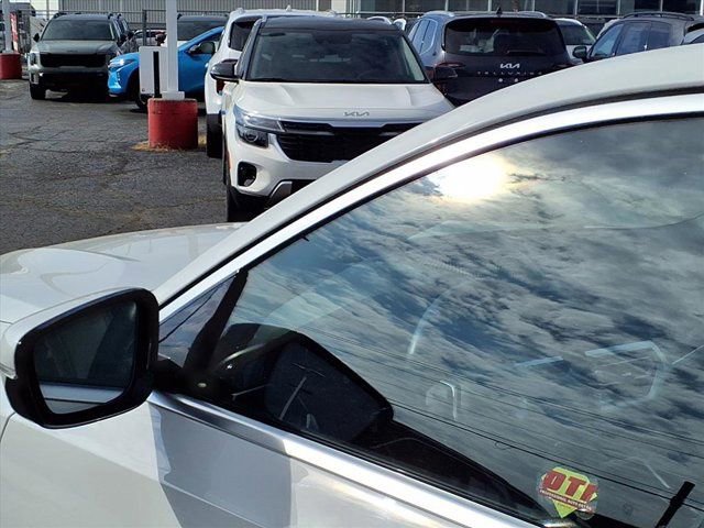 Used 2022 BMW 330i xDrive Sedan w/ Premium Package 2 image 24