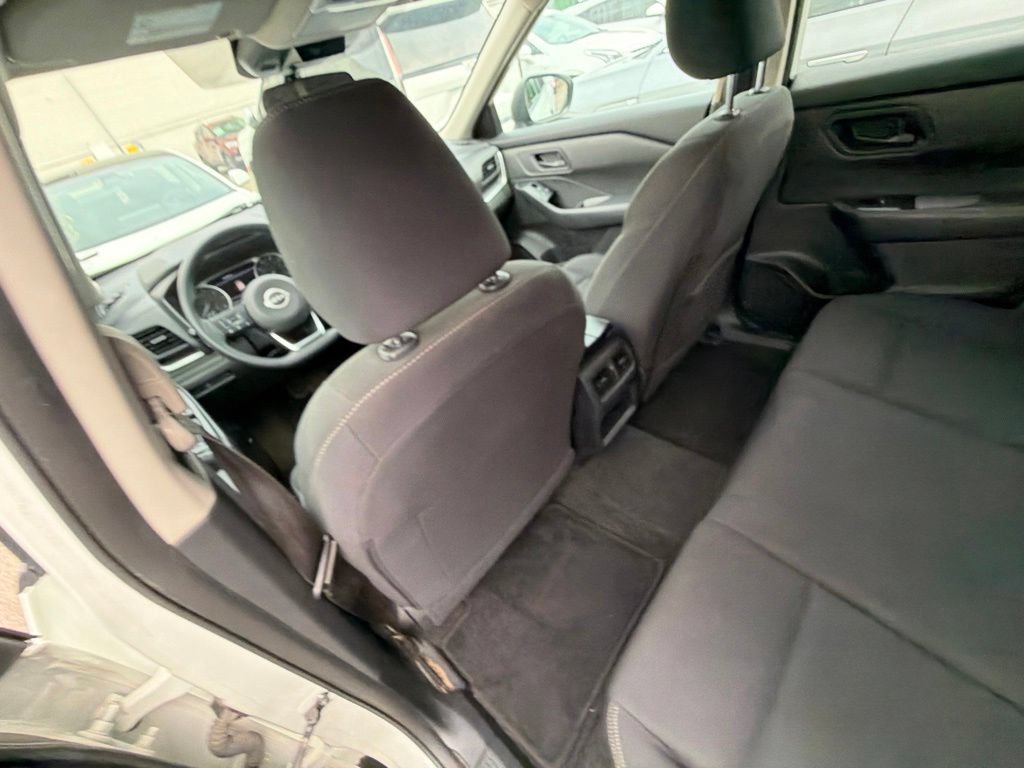 Used 2024 Nissan Rogue S FWD image 12