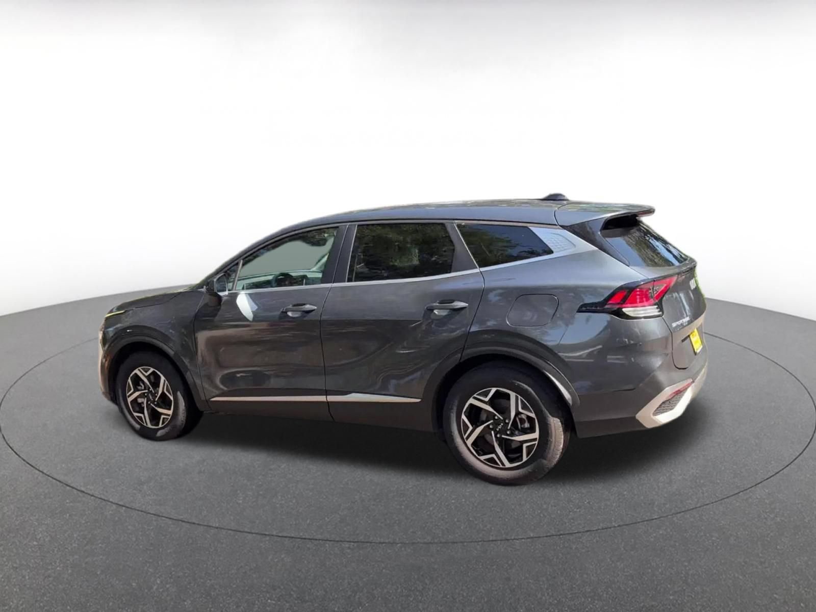Used 2025 Kia Sportage LX FWD image 10