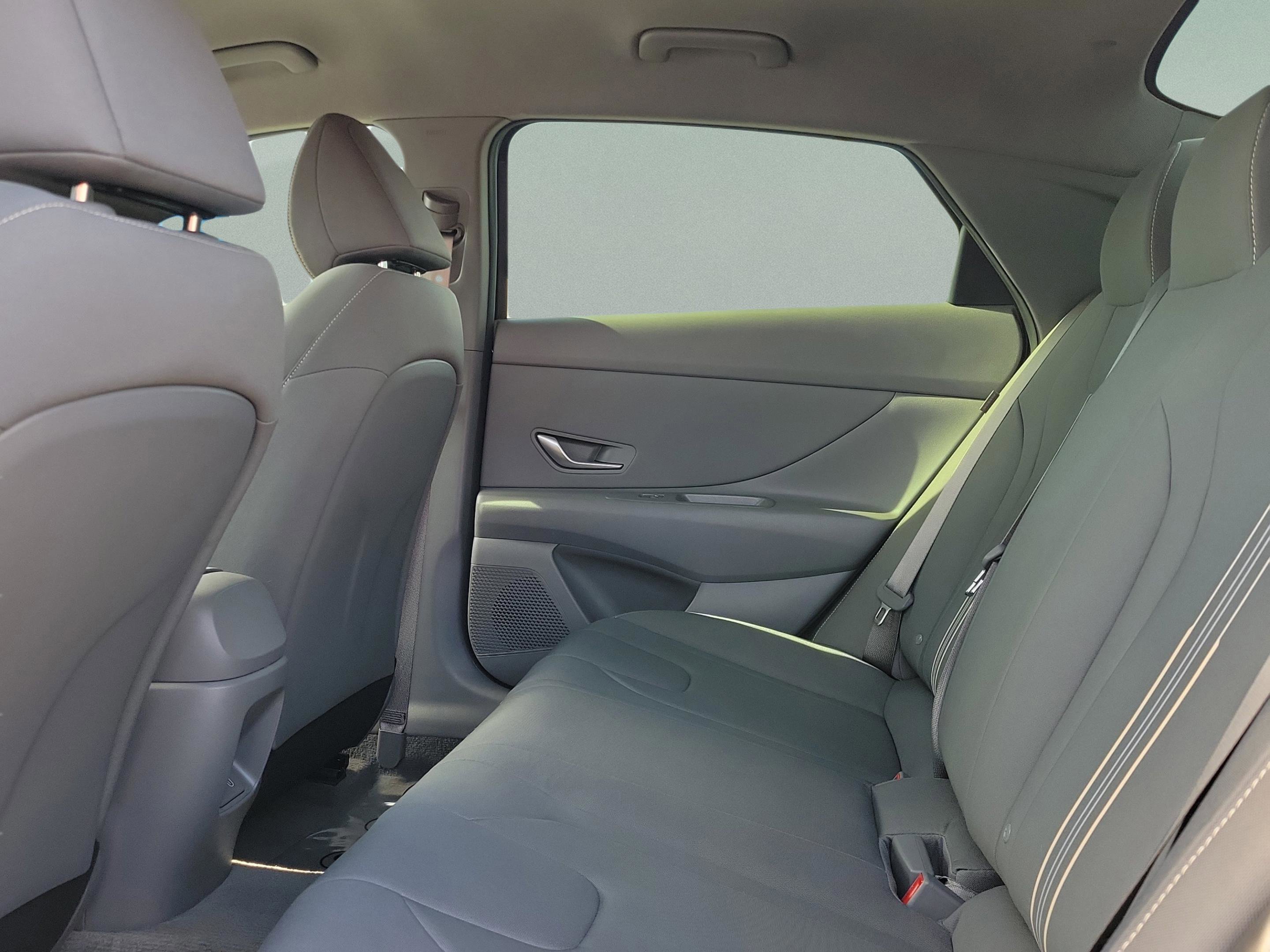 Used 2025 Hyundai Elantra Sport image 5