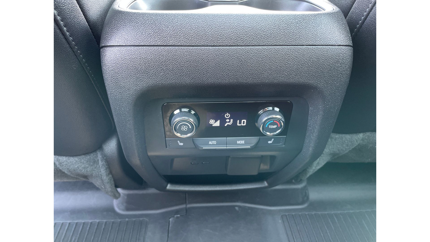 Used 2026 Chevrolet Traverse High Country w/ LPO, Floor Liner Package AWD/4WD image 22
