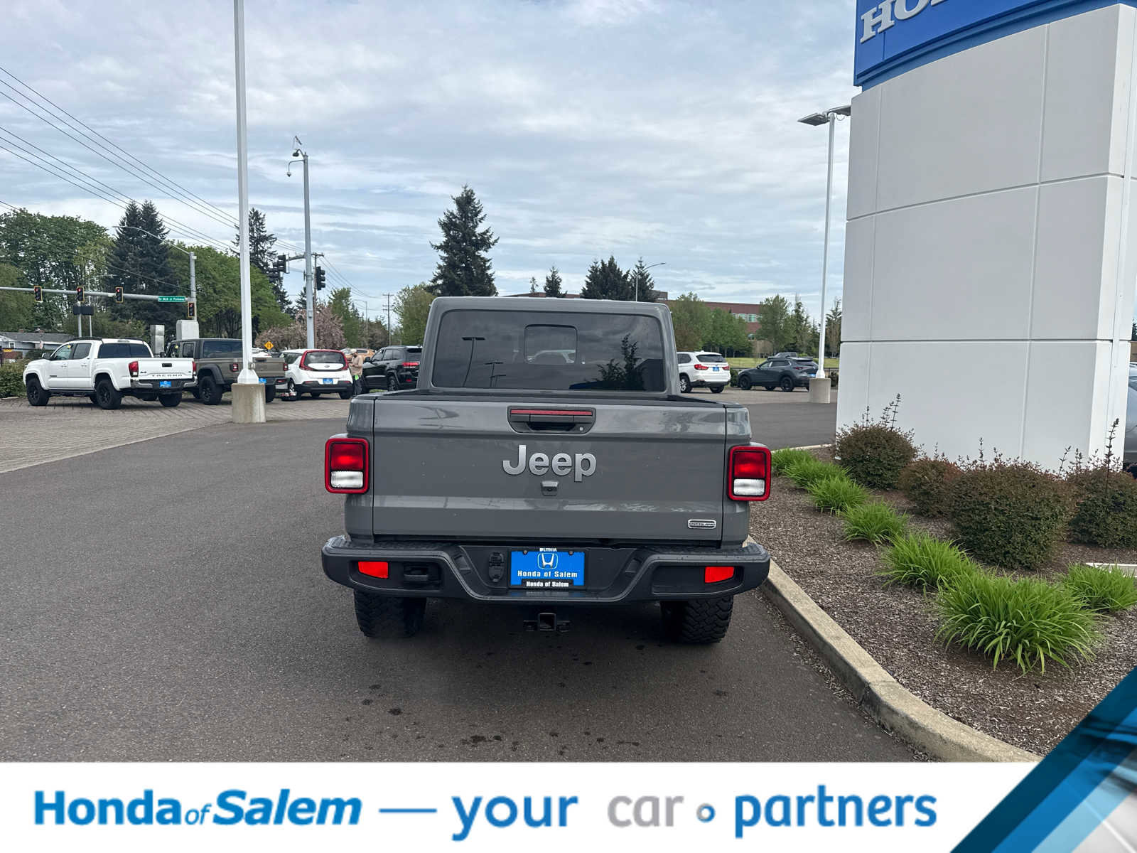 Used 2021 Jeep Gladiator Overland w/ Popular Equipment Package image 5