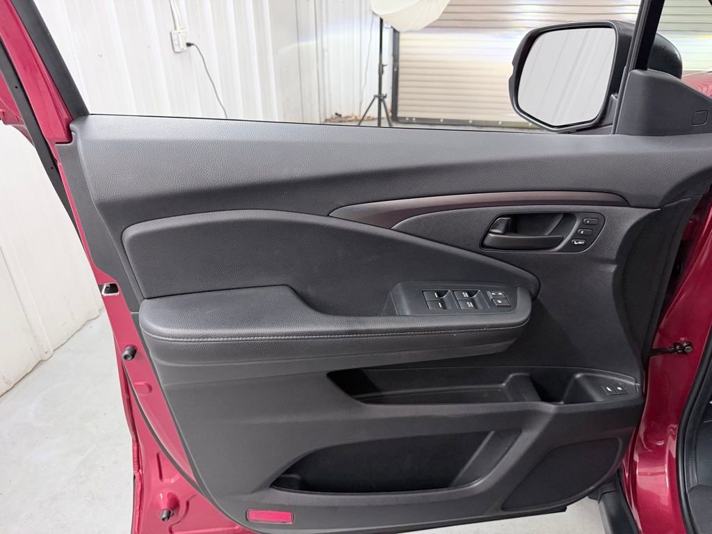 Used 2023 Honda Passport EX-L image 12