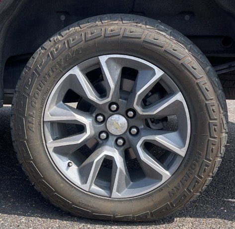 Used 2020 Chevrolet Silverado 1500 LT w/ Texas Edition image 9