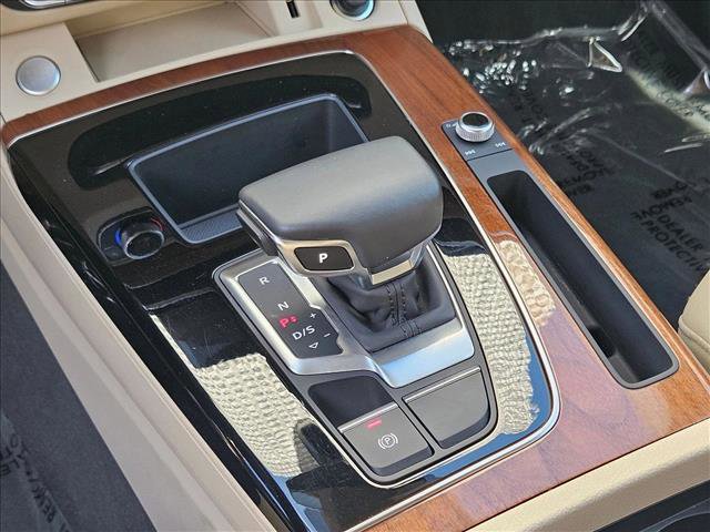 Used 2023 Audi Q5 2.0T Premium w/ Convenience Package AWD/4WD image 18