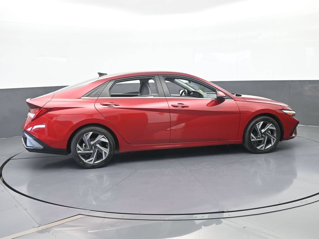 Used 2024 Hyundai Elantra Limited FWD image 7