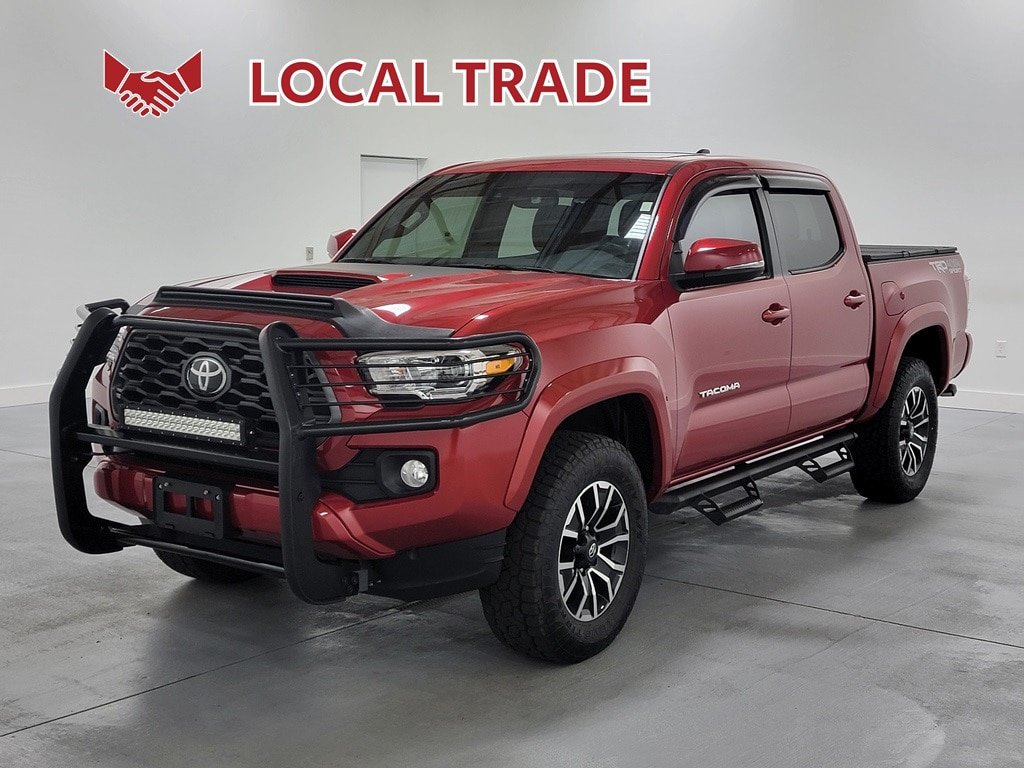 Used 2020 Toyota Tacoma TRD Sport w/ TRD Premium Sport Package AWD/4WD image 4