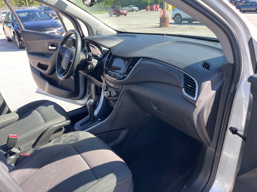 Used 2019 Chevrolet Trax LT FWD image 19
