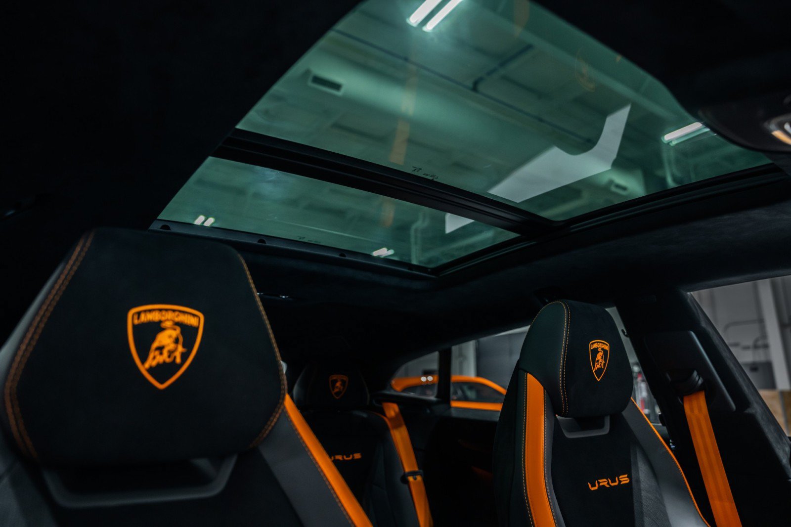 Used 2024 Lamborghini Urus Performante AWD/4WD image 14